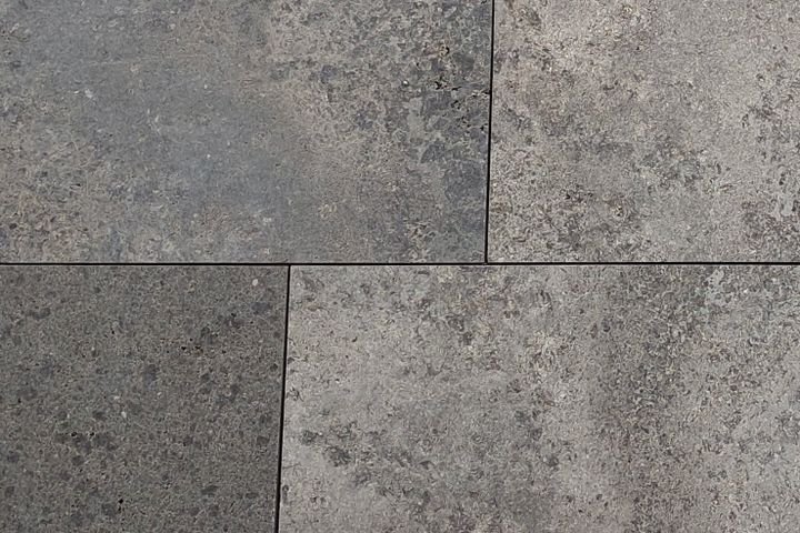 Bodenplatten Muschelkalk geschliffen