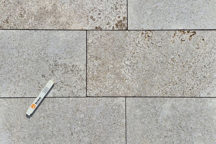 Bodenplatten Muschelkalk sandgestrahlt
