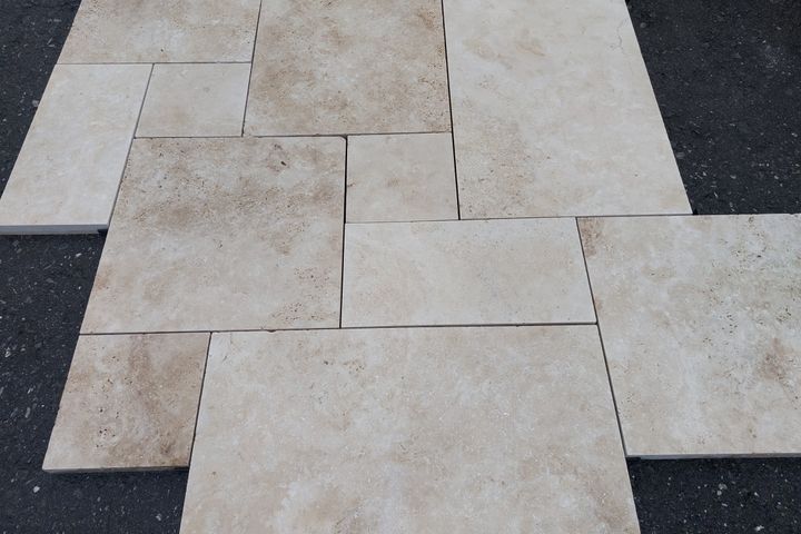 Bodenplatten Travertin Vanilla röm. Verband