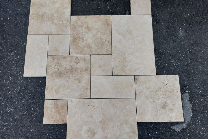 Bodenplatten Travertin Vanilla röm. Verband