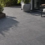 Moodbild von Bodenplatten Blustone Dark