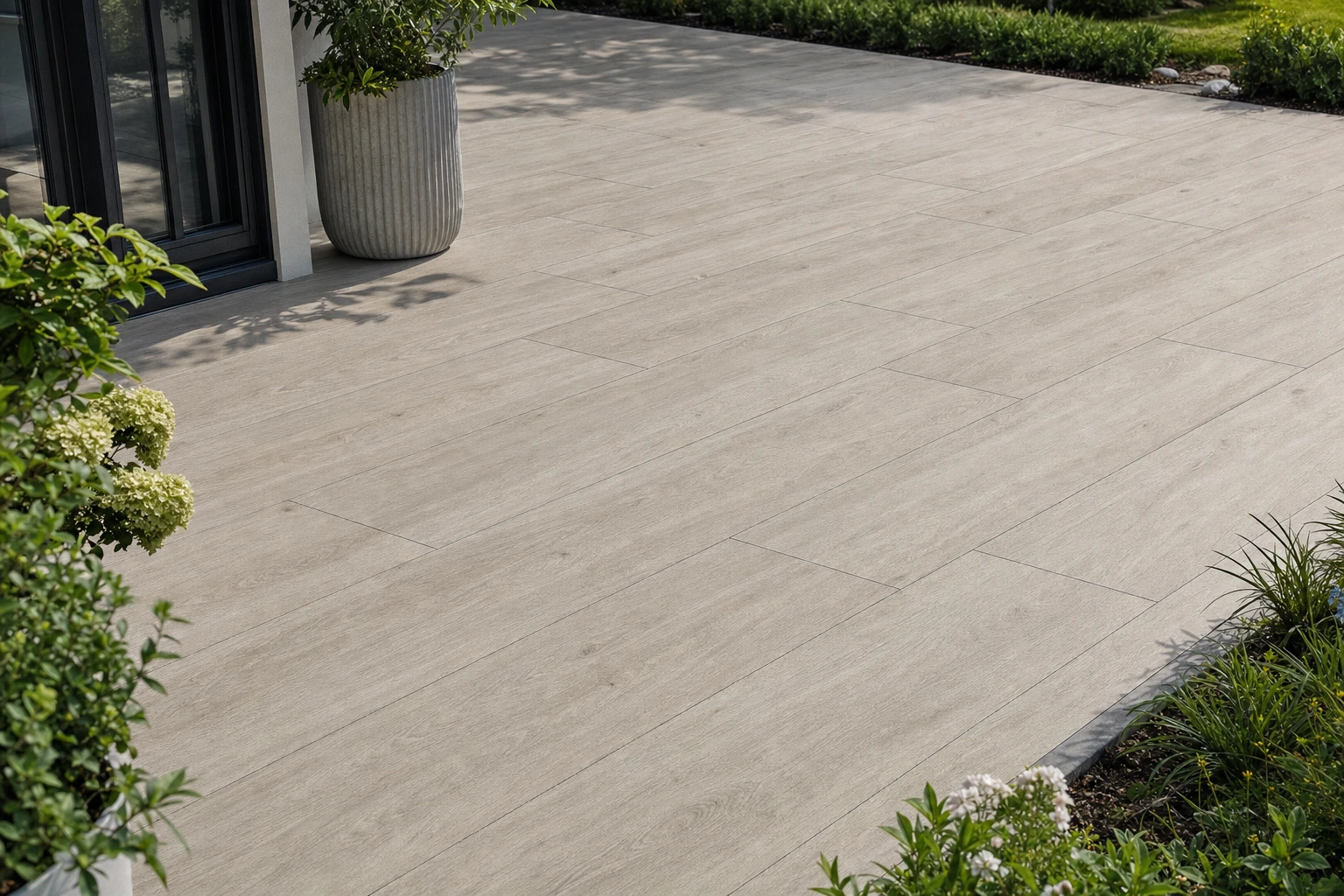 Moodbild von Bodenplatten Foresta Grigio
